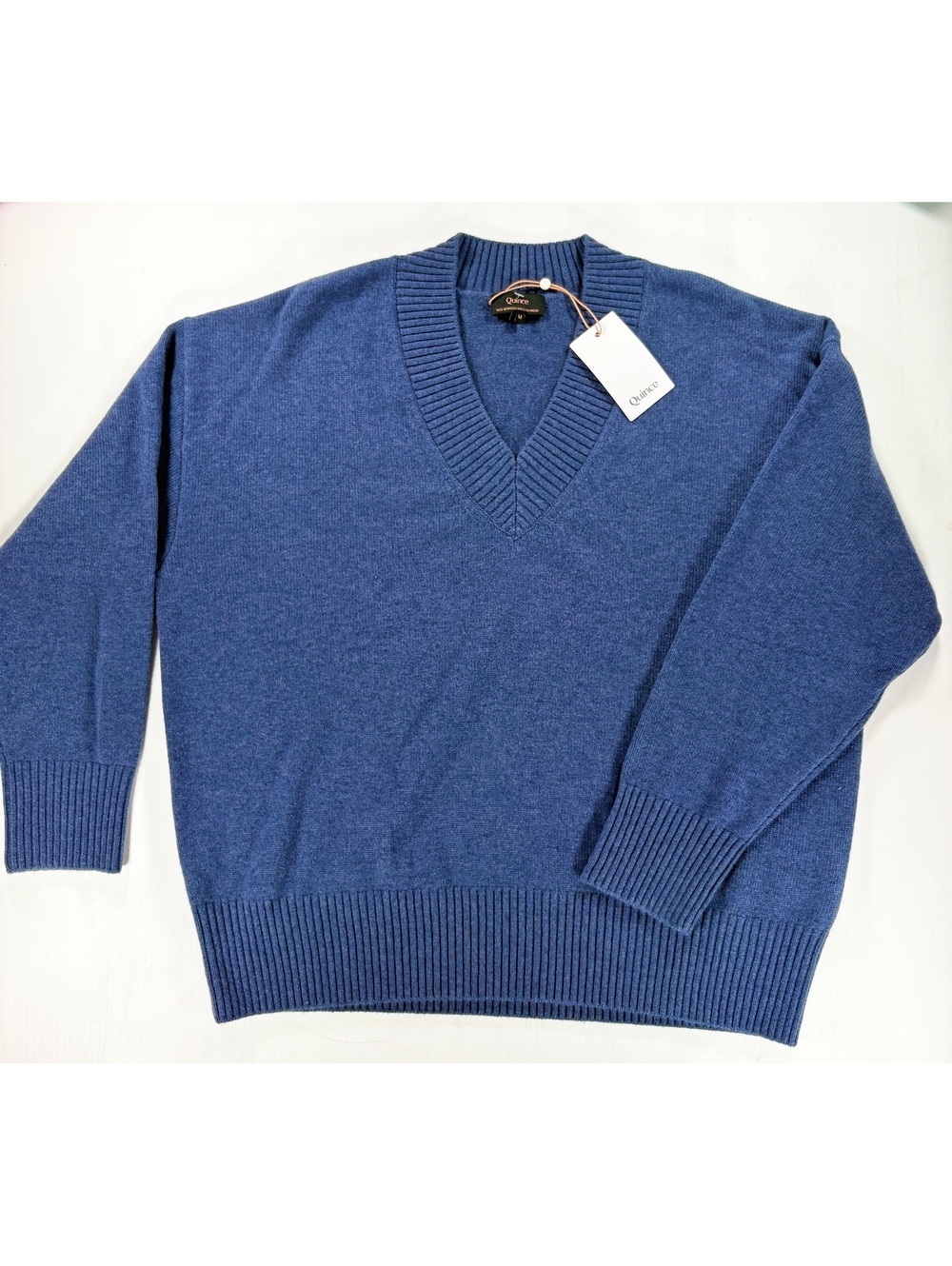 Quince 100% Cashmere V-Neck Sweater — NWT